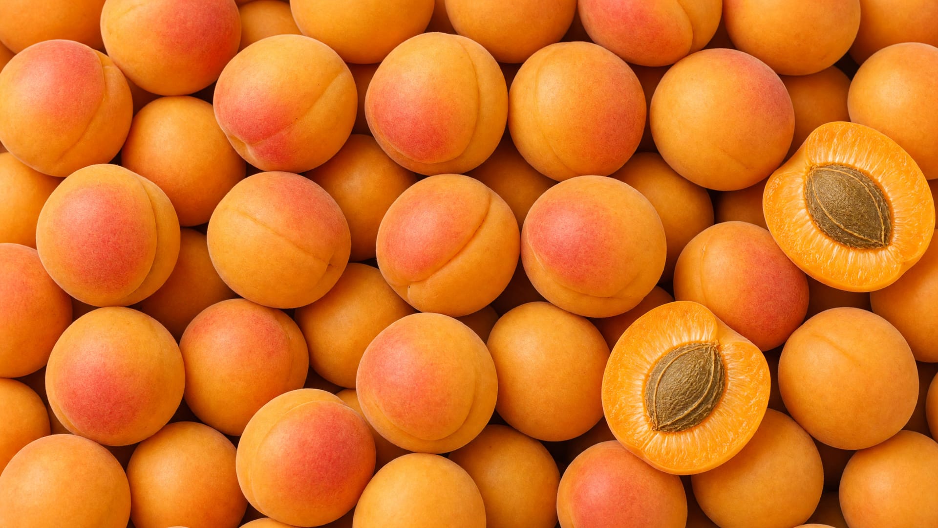 Apricots, a fresh produce item